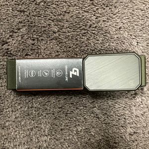 Groove belt in Gun Metal/Olive